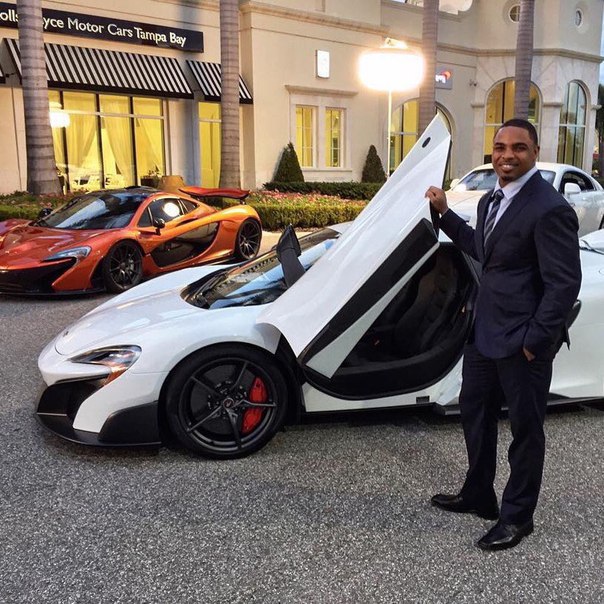 Чем хуже у тебя идут дела, тем лучше ты должен одеваться.