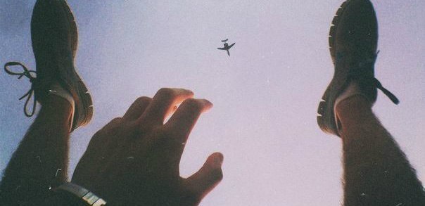 Не нужно навязываться людям, и ты поймешь, нуждаются ли они в тебе. Не нужно верить словам - в наше время они ничего не стоят. Цени тех, кто тобой дорожит и не держи тех, кому ты не нужен. Не верь отговоркам - если у человека есть желание, он сделает это при любых обстоятельствах. Не суди людей по себе, они не способны ради тебя сделать то, на что ты готов был ради них.