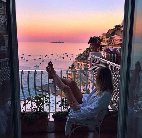 Найдите то, что вы любите больше всего и вы будете подгонять восход солнца, чтобы скорее встать и заняться любимым делом.