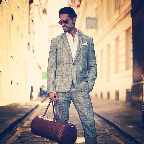 Того, кто идёт своей дорогой, никто не обгонит.