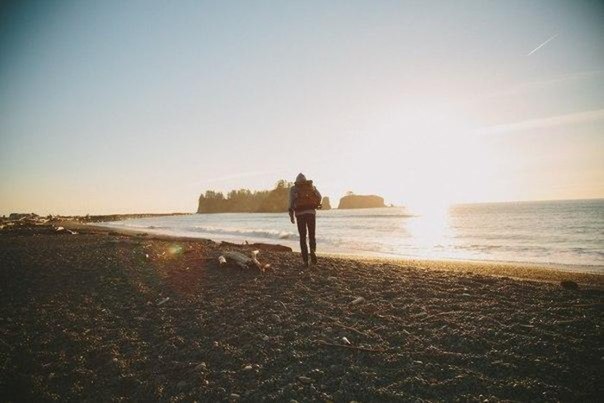 Начните благодарить Бога за то, что у вас есть, и Он даст вам то, чего вам не хватает.