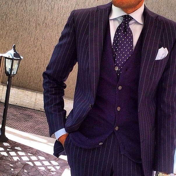 Хороший костюм и добрые манеры никогда не выйдут из моды.