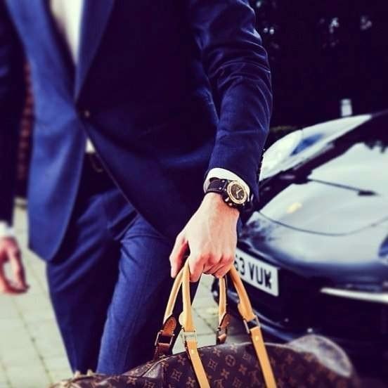 Жизнь полна возможностей, благодаря которым вы можете стать тем, кем вы хотите.