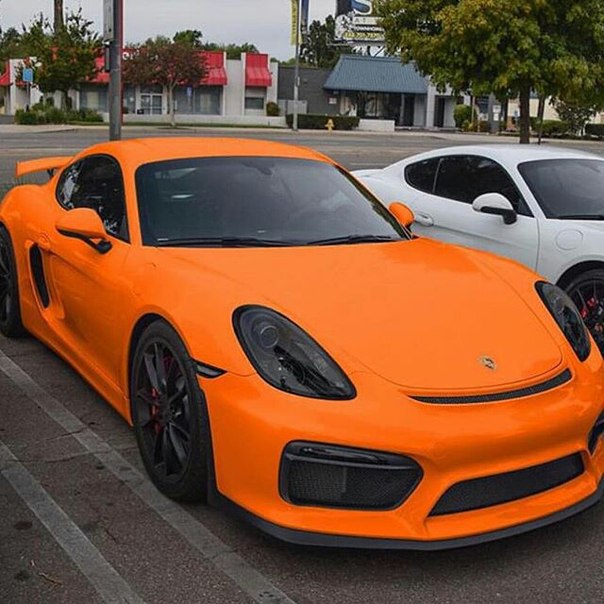 Лучше быть последним в списке миллиардеров, чем первым в списке лучших работников месяца.