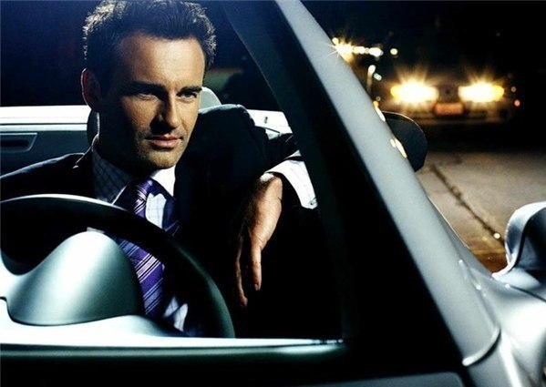 Когда человеку слишком легко всё даётся — он не ценит простых вещей.