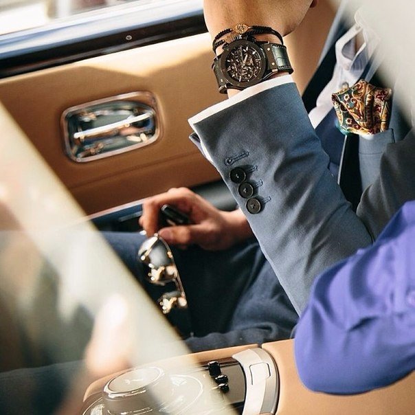 Знай, что пока тебя хвалят, ты еще не на своей дороге, а на дороге, угодной другим.