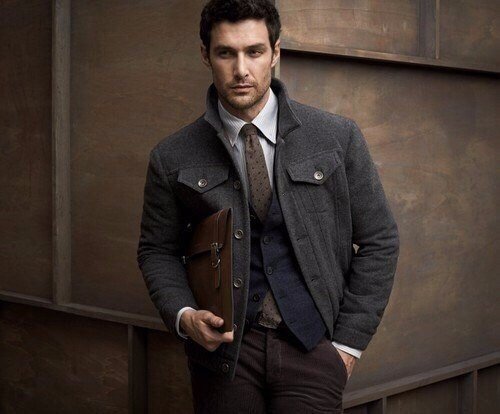 Просто возьми и сделай что-нибудь. Почему Чтобы тебя увидели. Чтобы ты сам себя увидел. Чтобы прохожие посмотрели на тебя и сказали: “Посмотрите, этот парень делает что-нибудь! Он что-нибудь сделал! Глядите, это тот парень, который вчера сделал что-нибудь!”.