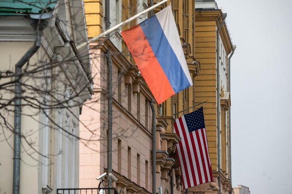 Российские дипломаты также посетили приговоренную к 18 месяцам тюрьмы Марию Бутину. «Мария стойко и с достоинством переносит тяготы тюремного заключения», — говорится в сообщении