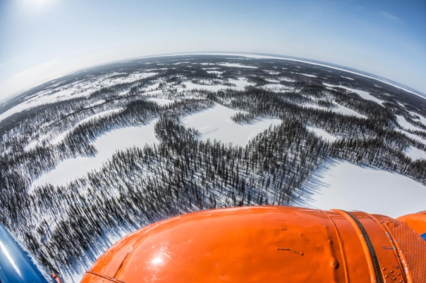 Число россиян, желающих эмигрировать, достигло рекорда за 10 лет 
