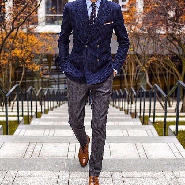 Несчастным или счастливым человека делают только его мысли, а не внешние обстоятельства. Управляя своими мыслями, он управляет своим счастьем.