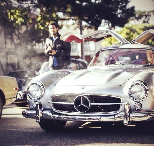 Если поначалу ничего не происходит, то потом случается все сразу.