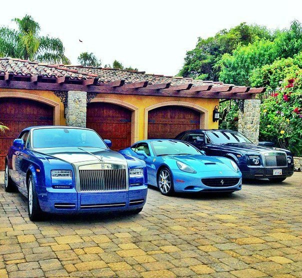 Я не курю, но продолжаю носить спичечный коробок в кармане. Когда мое сердце скользит к греху, я зажигаю спичку, подношу к ладони и тогда говорю себе: «Али, ты не можешь вынести это тепло, так как ты вынесешь нестерпимый жар Ада»