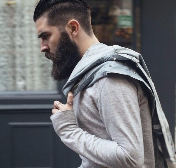 Девушки в последнее время слишком часто кричат: «Мужчин уже нет, перевелись все», или «Мне нужен настоящий мужчина, а не мальчик»… 