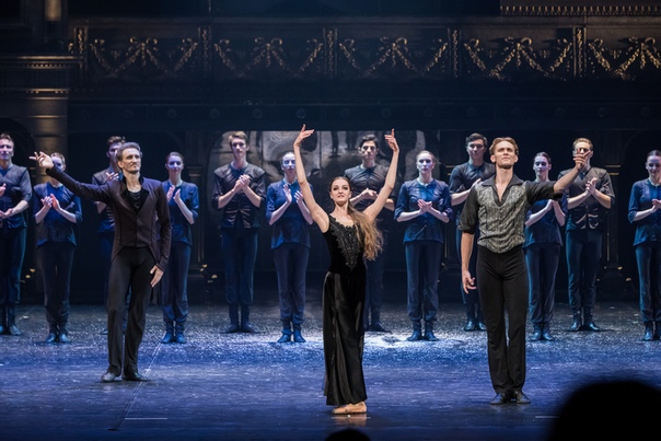 После прошедшего в среду спектакля мы без каких-либо условностей можем говорить о том, что труппа, завершившая в июне зарубежные гастроли, вернулась в свой город. 