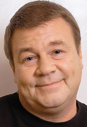 12 марта 1961 года родился Селин Сергей Андреевич— советский и российский актёр театра и кино, заслуженный артист России, известный по роли Анатолия Дукалиса сериалах «Улицы разбитых фонарей», «Убойная сила» и «Опера. Хроники убойного отдела».Создатель и глава Кинокомпании Венера-Фильм и Телекомпании Венера-ТВ.