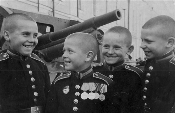 Первые суворовцы, 1943 год