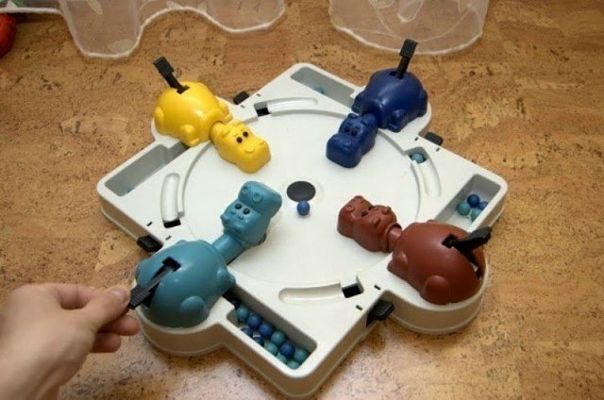 Детская игра Бегемотики. Ц 7 р. 50 к. 