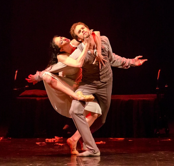 После нескольких дней интенсивных репетиций в Санкт-Петербурге труппа, продолжая летний европейский тур, вновь отправляется на гастроли. Теперь к встрече с нашими артистами — первой с июня 2016 года — готовится Братислава.