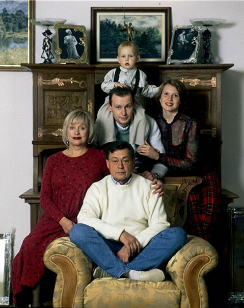 Николай Караченцов с семьёй, 2004 год .