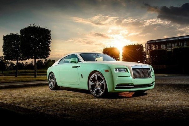 Интересный цвет для Rolls-Royce Wraith 