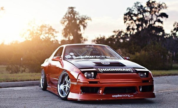 Очаровательная Mazda RX-7 