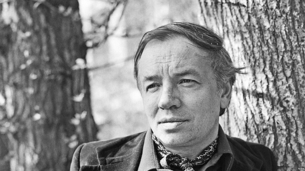 86 лет назад, 12 мая 1933 года в Москве, в семье гидроинженера родился один из известных поэтов-шестидесятников Андрей Андреевич Вознесенский.