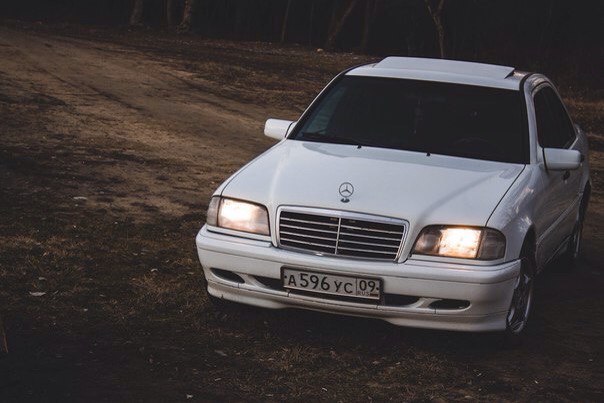 Mercedes-Benz W202 