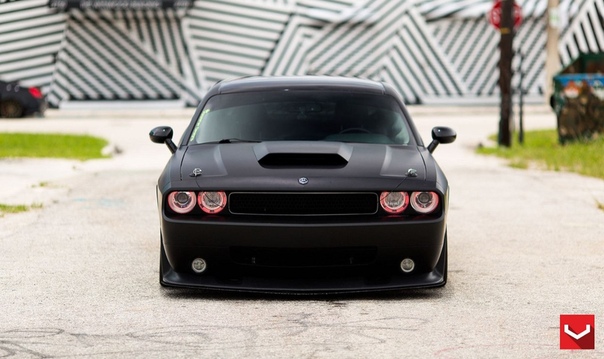 Dodge Challenger SRT8