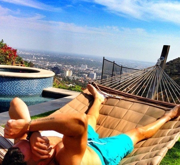 Я счастлив по умолчанию, не лезьте в настройки.