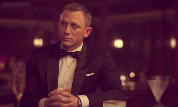 Не люби никого, и ты будешь нравиться всем. Посылай к черту весь мир, и тобой будут восхищаться. Люди не ценят хорошего отношения.