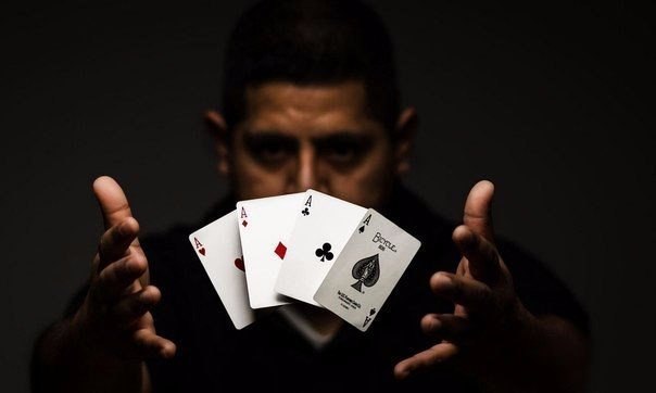 Выиграть можно и безо всяких шансов на успех, проиграть можно с любыми козырями.