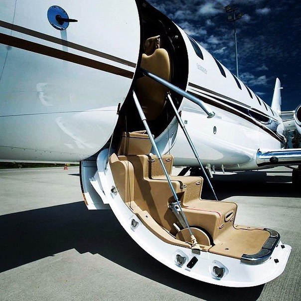 Всегда надо помнить о том, что любые падения готовят нас к новым взлётам.