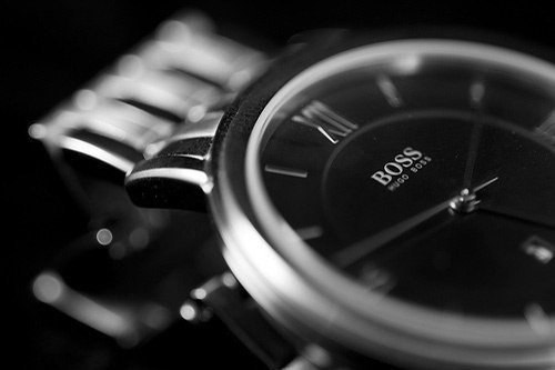 Средний человек озабочен тем, как бы ему убить время, человек же талантливый стремится его использовать. 