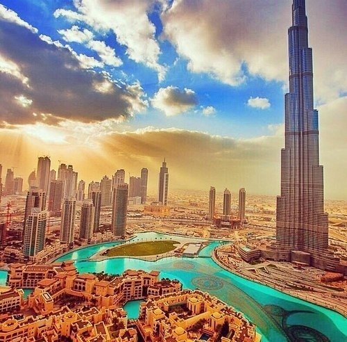 Иногда один день, проведенный в других местах, дает больше, чем десять лет жизни дома.