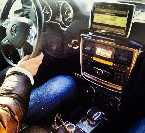 Хочешь чего-то добиться Не жди, пока дойдет очередь. Нет никакой очереди! Нужно брать то, что тебе нужно.