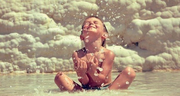 Учись находить в жизни радость – вот лучший способ привлечь счастье.