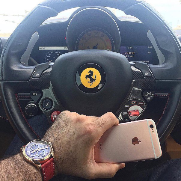 Деньги обладают приятным свойством притягиваться.