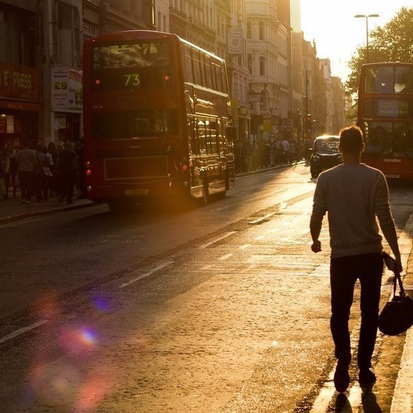 Однажды ты совершенно случайно окажешься в нужное время, в нужном месте, и миллионы дорог сойдутся в одной точке.