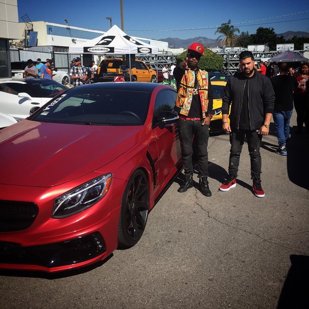 Люди, пожалуйста, — замечайте, когда вы счастливы.