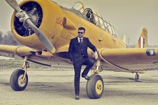 Что бы не случилось. Какой век бы не был. Мужчина должен оставаться мужчиной. Делать первый шаг. Бороться. Отвечать за слова. Все в руках мужчин. Ибо настоящий мужчина всегда и всего добьется.