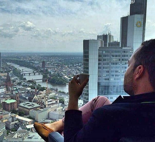 Чтобы предсказать будущее человека, достаточно посмотреть, на что он тратит свои деньги и время.