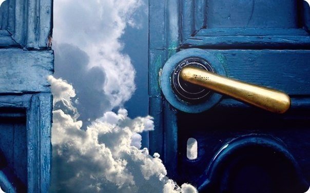 Один из законов жизни гласит, что как только закрывается одна дверь, открывается другая. Но вся беда в том, что мы смотрим на запертую дверь и не обращаем внимания на открывшуюся.