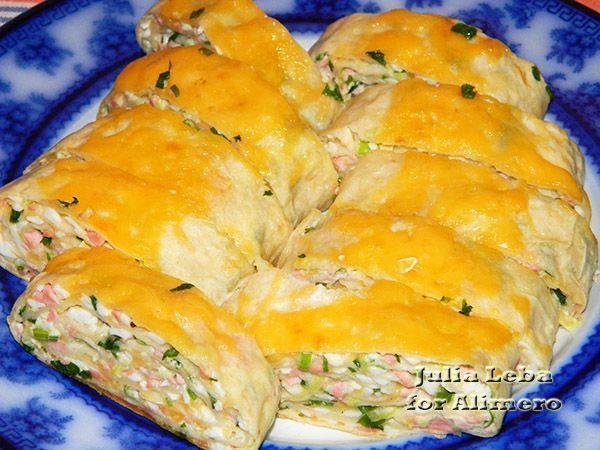 Закусочные рулеты, запечённые в духовке