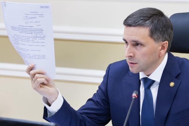 Минприроды объяснило, почему спасенные в Приморье косатки до сих пор в «китовой тюрьме». Животные слишком долго содержались в неволе и уже адаптировались. Выпускать их сейчас, в холодное время, опасно, пояснил министр природных ресурсов и экологии Дмитрий Кобылкин