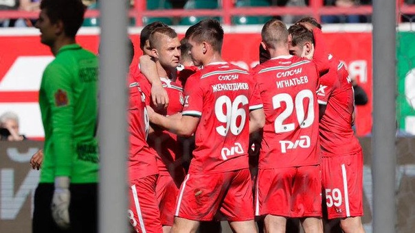 Гол Фарфана в концовке принес «Локомотиву» победу над «Енисеем»: