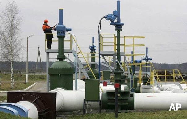 Венгрия приостановила поставки российской нефти через трубопровод 