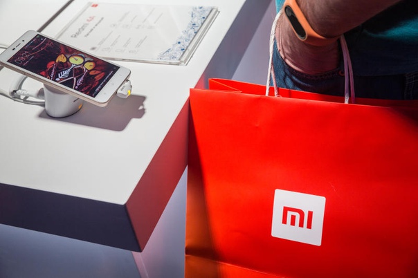 Xiaomi представила новый флагманский смартфон с тремя камерами