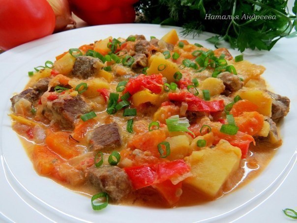 Нежное жаркое из говядины с овощами 