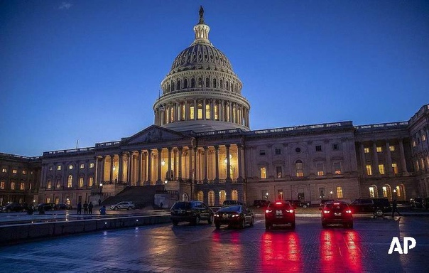 В Сенате США разработан проект санкций против россиян из-за инцидента в Керченском проливе. Законопроект предполагает введение санкций в отношении 24 агентов ФСБ, а также против судостроительного сектора РФ: