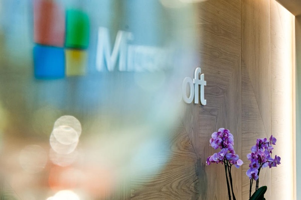 Рыночная капитализация Microsoft превысила $1 трлн. Ранее эту отметку преодолевали Apple и Amazon